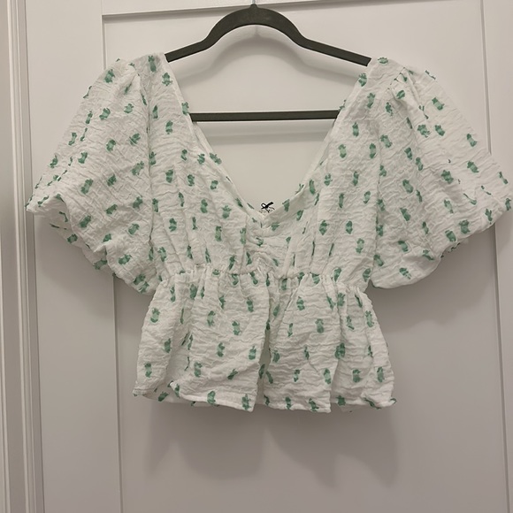 WHITE/GREEN SHORT PUFF SLEEVE DETAILED PEPLUM TOP - Picture 5 of 7
